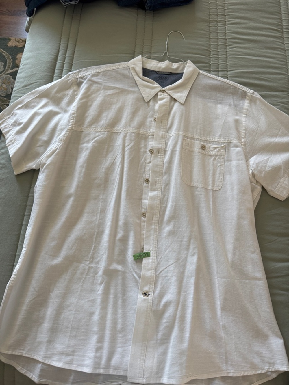 Izod White Short-Sleeve Button-Down Shirt